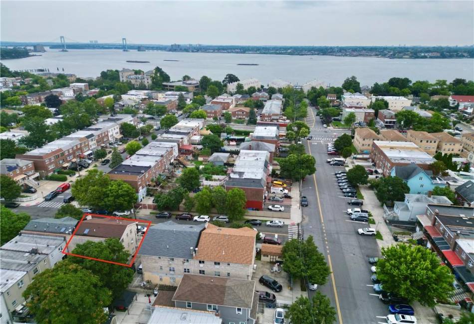 2737 Lawton Avenue, Bronx, New York 10465, 6 Bedrooms Bedrooms, ,4 BathroomsBathrooms,Residential,For Sale,Lawton,485393