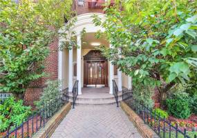 110 Shore Boulevard, Brooklyn, New York 11235, 1 Bedroom Bedrooms, ,1 BathroomBathrooms,Residential,For Sale,Shore,489273