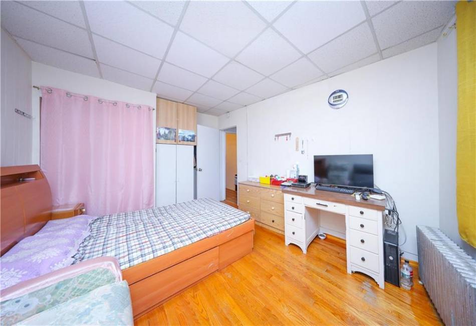 152 Neptune Avenue, Brooklyn, New York 11235, 4 Bedrooms Bedrooms, ,Residential,For Sale,Neptune,489281
