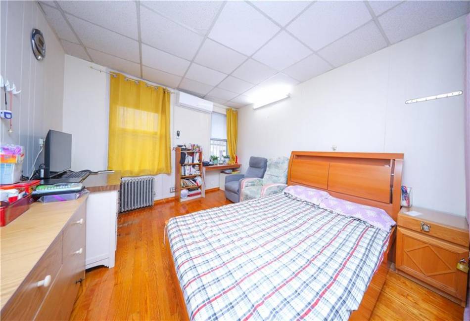 152 Neptune Avenue, Brooklyn, New York 11235, 4 Bedrooms Bedrooms, ,Residential,For Sale,Neptune,489281