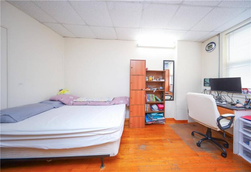 152 Neptune Avenue, Brooklyn, New York 11235, 4 Bedrooms Bedrooms, ,Residential,For Sale,Neptune,489281