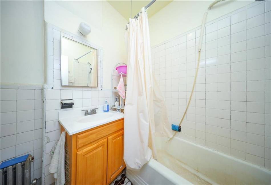 152 Neptune Avenue, Brooklyn, New York 11235, 4 Bedrooms Bedrooms, ,Residential,For Sale,Neptune,489281