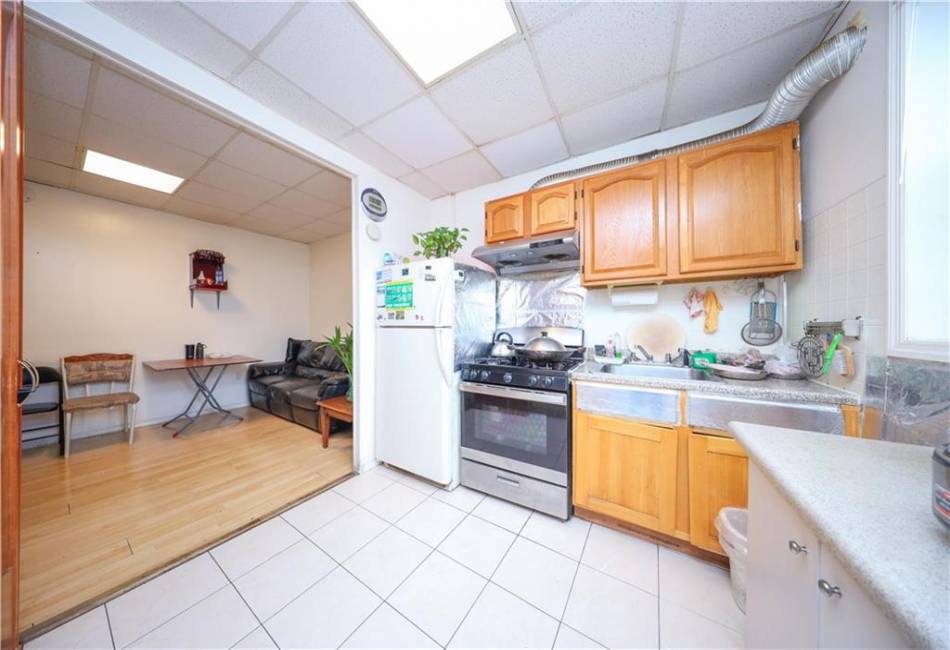 152 Neptune Avenue, Brooklyn, New York 11235, 4 Bedrooms Bedrooms, ,Residential,For Sale,Neptune,489281