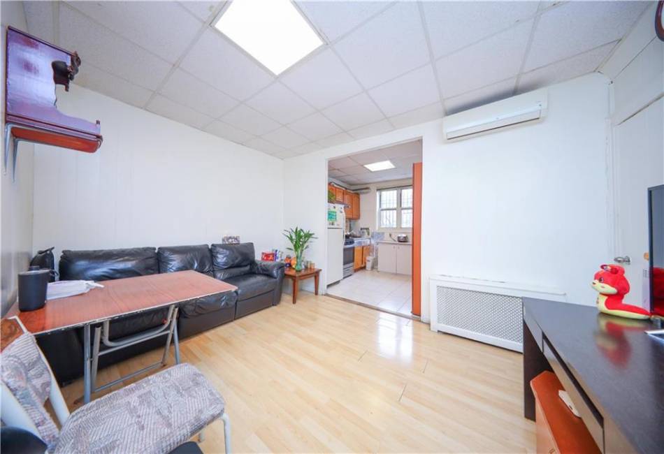 152 Neptune Avenue, Brooklyn, New York 11235, 4 Bedrooms Bedrooms, ,Residential,For Sale,Neptune,489281