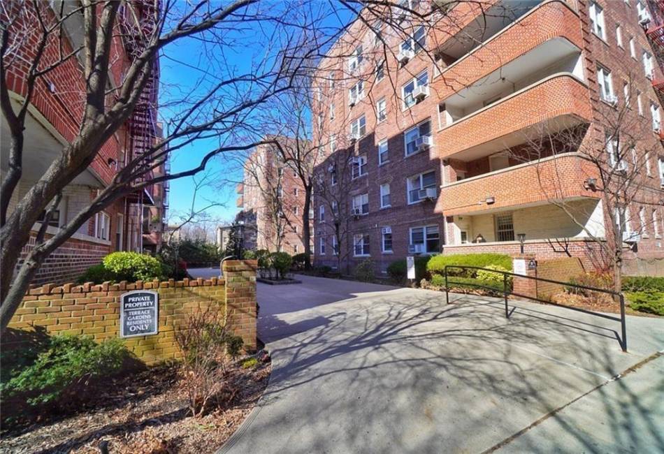 920 17th Street, Brooklyn, New York 11230, 1 Bedroom Bedrooms, ,1 BathroomBathrooms,Residential,For Sale,17th,489313