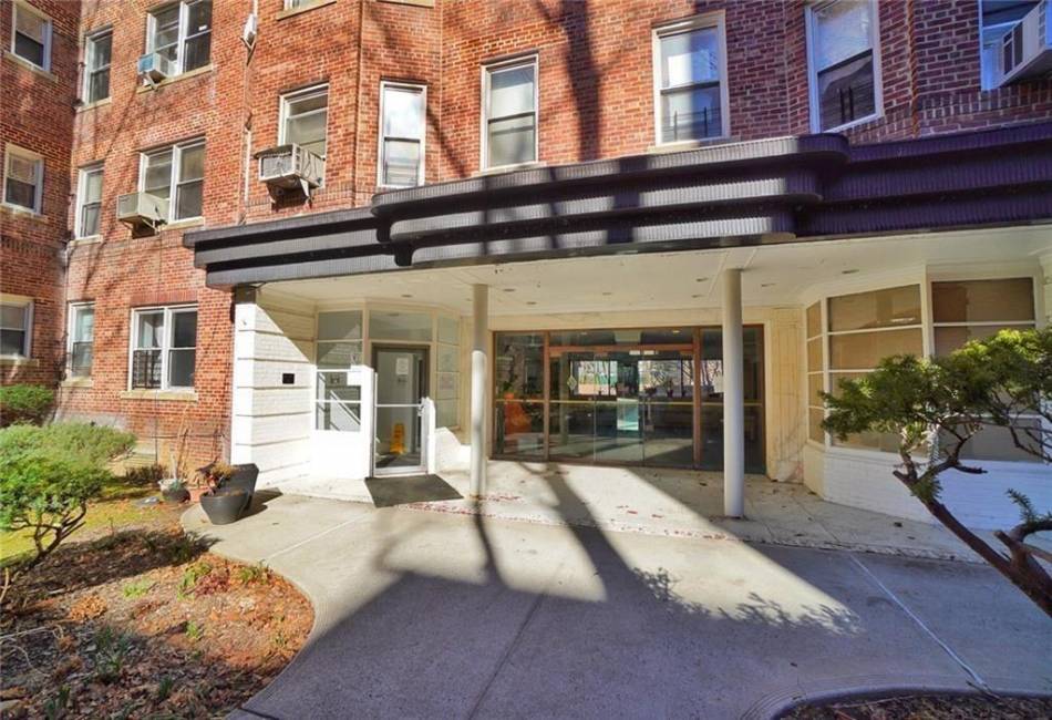 920 17th Street, Brooklyn, New York 11230, 1 Bedroom Bedrooms, ,1 BathroomBathrooms,Residential,For Sale,17th,489313