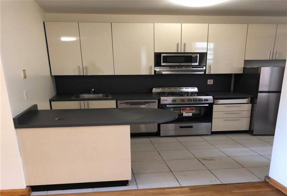 264 67th Street, Brooklyn, New York 11220, 13 Bedrooms Bedrooms, ,6 BathroomsBathrooms,Residential,For Sale,67th,489316