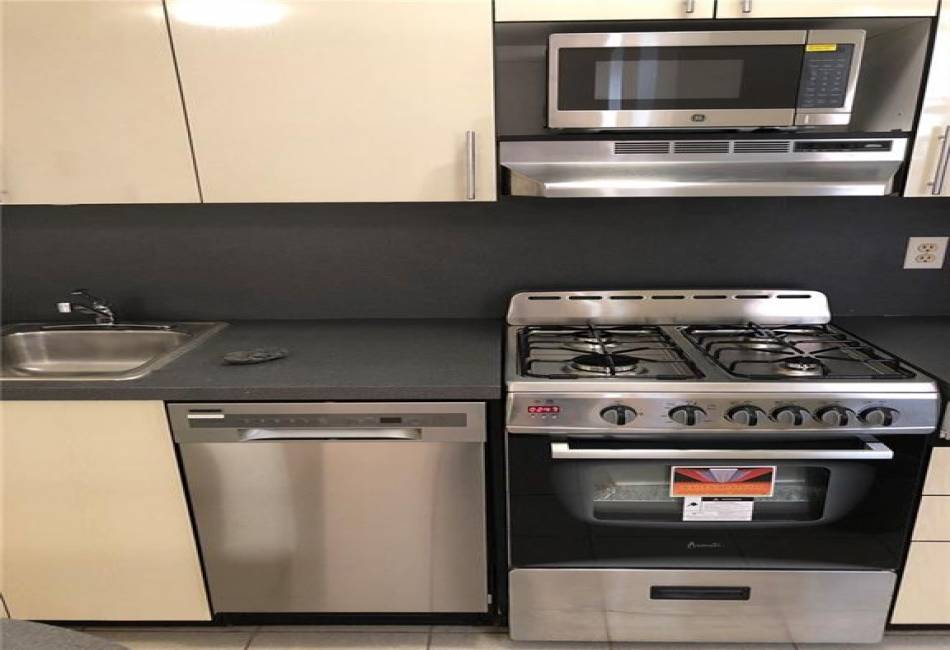 264 67th Street, Brooklyn, New York 11220, 13 Bedrooms Bedrooms, ,6 BathroomsBathrooms,Residential,For Sale,67th,489316