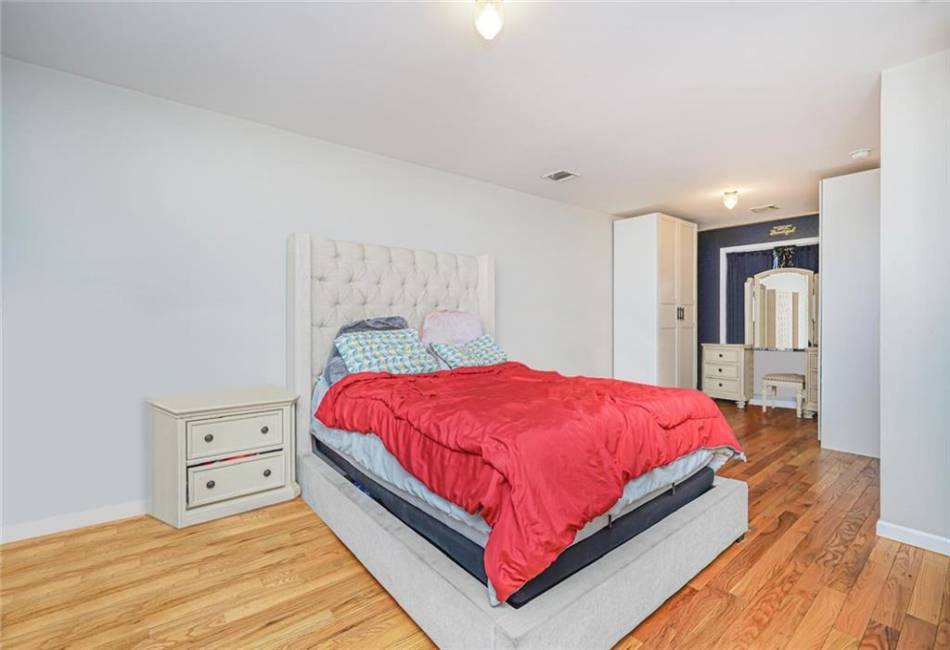 41 John Street, Staten Island, New York 10302, 4 Bedrooms Bedrooms, ,2 BathroomsBathrooms,Residential,For Sale,John,489319
