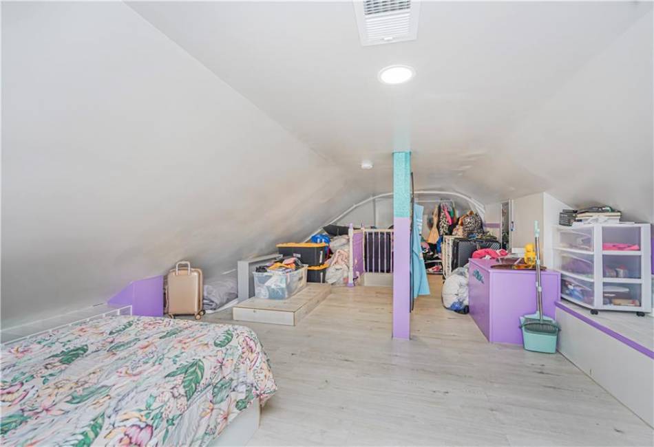 41 John Street, Staten Island, New York 10302, 4 Bedrooms Bedrooms, ,2 BathroomsBathrooms,Residential,For Sale,John,489319