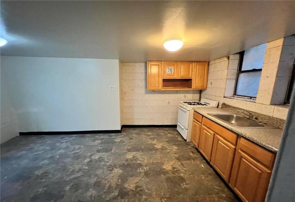 622 Ocean View Avenue, Brooklyn, New York 11235, 7 Bedrooms Bedrooms, ,Residential,For Sale,Ocean View,489322