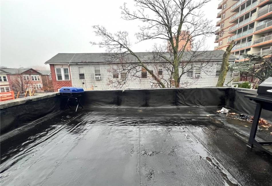 622 Ocean View Avenue, Brooklyn, New York 11235, 7 Bedrooms Bedrooms, ,Residential,For Sale,Ocean View,489322