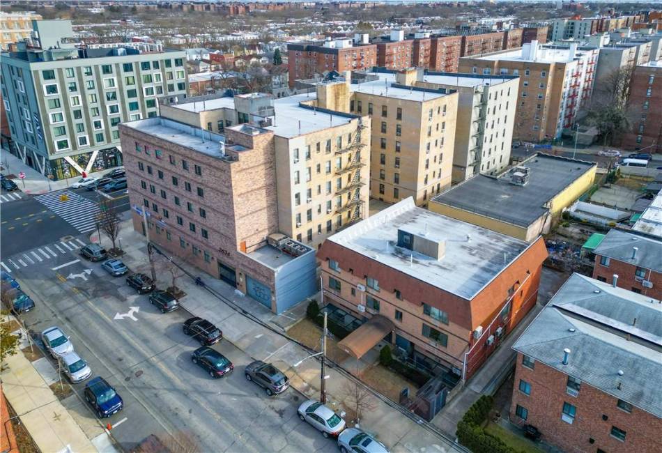 1910 Avenue V, Brooklyn, New York 11229, 2 Bedrooms Bedrooms, ,2 BathroomsBathrooms,Residential,For Sale,Avenue V,489336