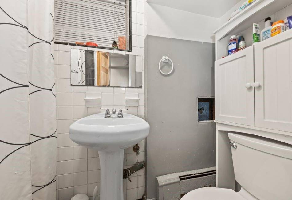 1741 73rd Street, Brooklyn, New York 11204, 10 Bedrooms Bedrooms, ,6 BathroomsBathrooms,Residential,For Sale,73rd,489348