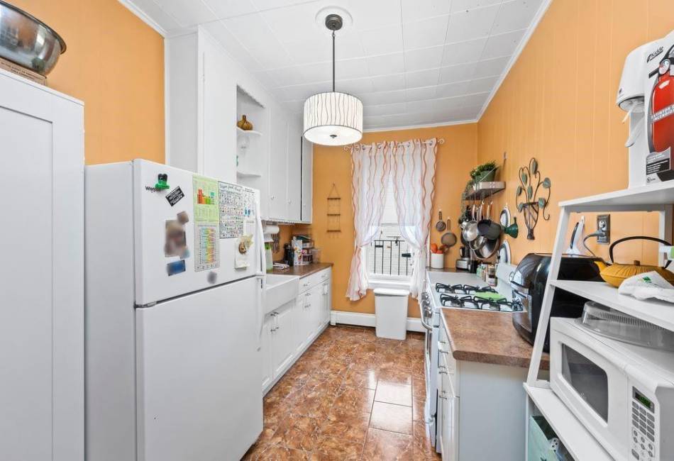 1741 73rd Street, Brooklyn, New York 11204, 10 Bedrooms Bedrooms, ,6 BathroomsBathrooms,Residential,For Sale,73rd,489348