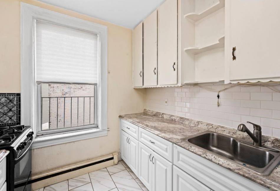 1741 73rd Street, Brooklyn, New York 11204, 10 Bedrooms Bedrooms, ,6 BathroomsBathrooms,Residential,For Sale,73rd,489348