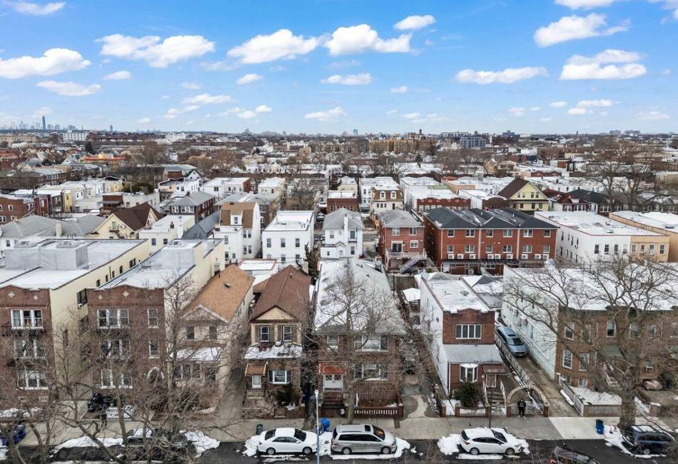 1741 73rd Street, Brooklyn, New York 11204, 10 Bedrooms Bedrooms, ,6 BathroomsBathrooms,Residential,For Sale,73rd,489348