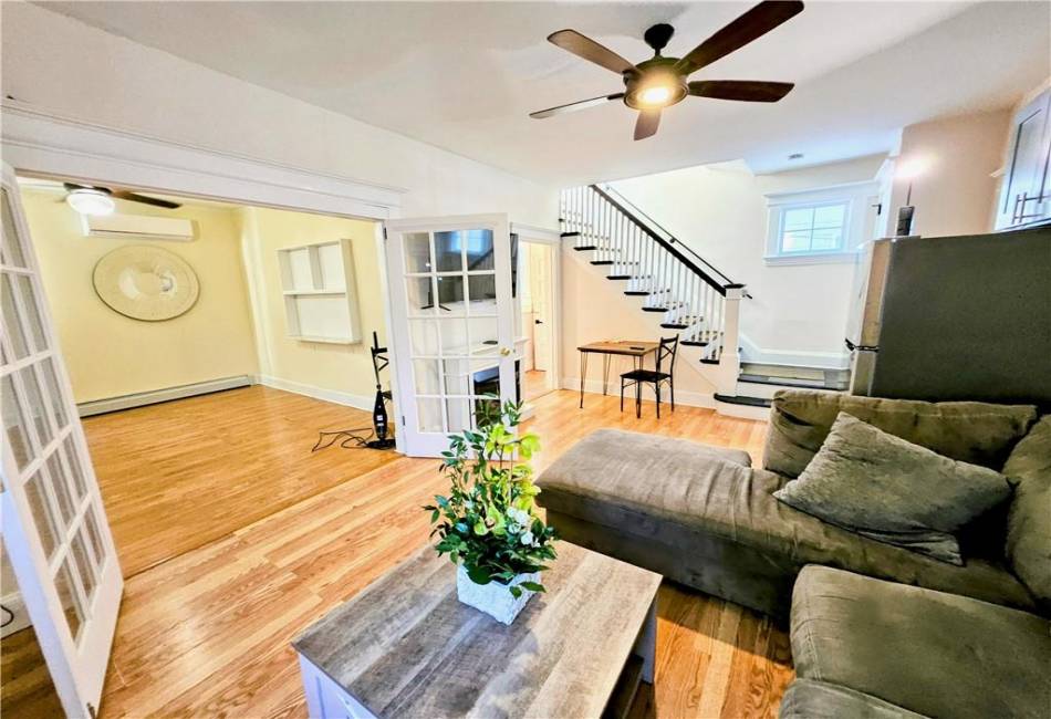 674 Castleton Avenue, Staten Island, New York 10301, 3 Bedrooms Bedrooms, ,3 BathroomsBathrooms,Residential,For Sale,Castleton,489356