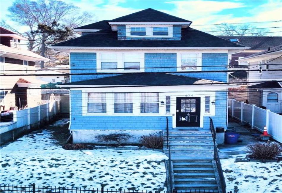 674 Castleton Avenue, Staten Island, New York 10301, 3 Bedrooms Bedrooms, ,3 BathroomsBathrooms,Residential,For Sale,Castleton,489356