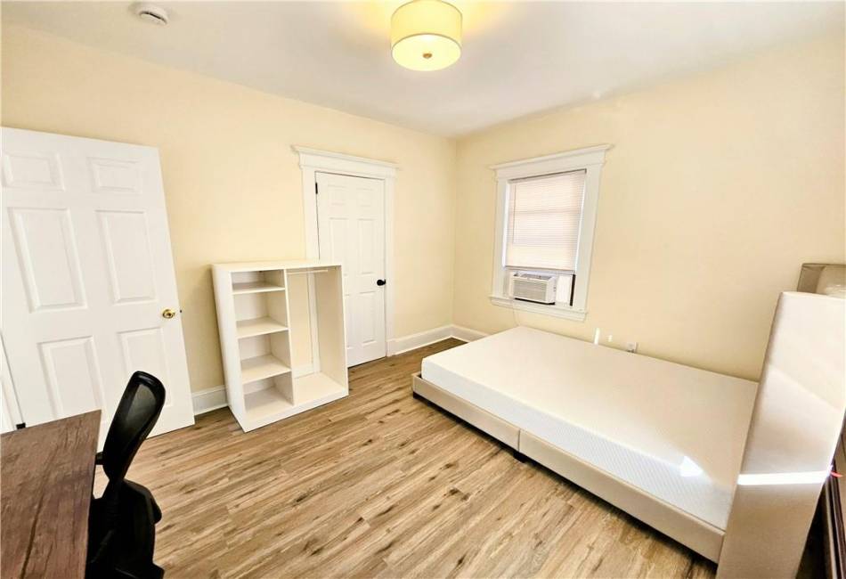 674 Castleton Avenue, Staten Island, New York 10301, 3 Bedrooms Bedrooms, ,3 BathroomsBathrooms,Residential,For Sale,Castleton,489356