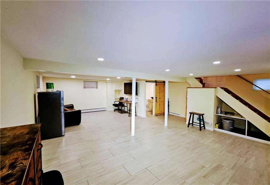 674 Castleton Avenue, Staten Island, New York 10301, 3 Bedrooms Bedrooms, ,3 BathroomsBathrooms,Residential,For Sale,Castleton,489356