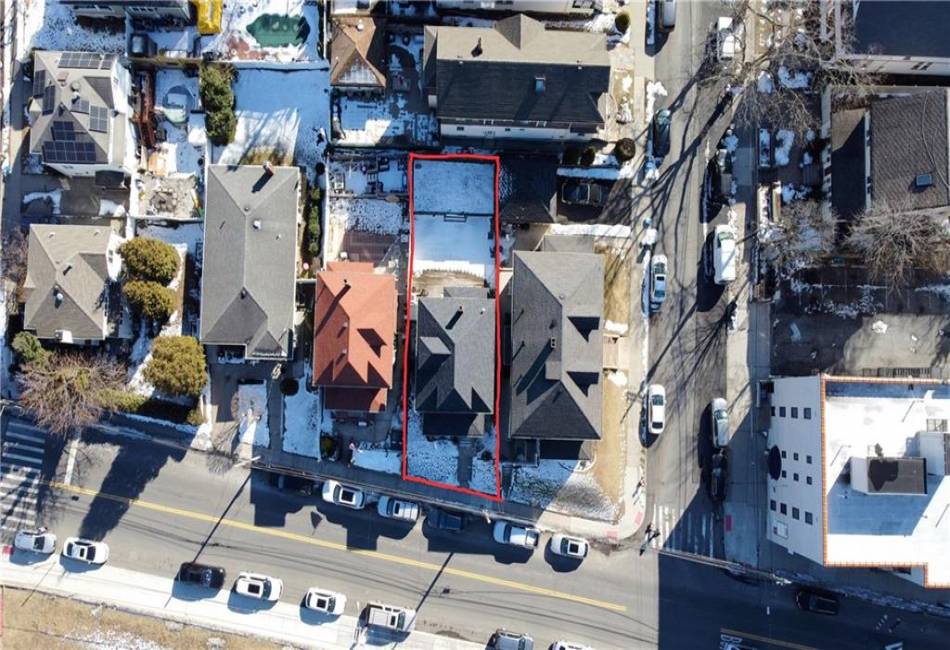 674 Castleton Avenue, Staten Island, New York 10301, 3 Bedrooms Bedrooms, ,3 BathroomsBathrooms,Residential,For Sale,Castleton,489356