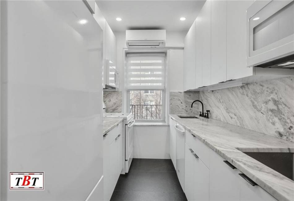 1620 Avenue I, Brooklyn, New York 11230, 3 Bedrooms Bedrooms, ,2 BathroomsBathrooms,Residential,For Sale,Avenue I,489345