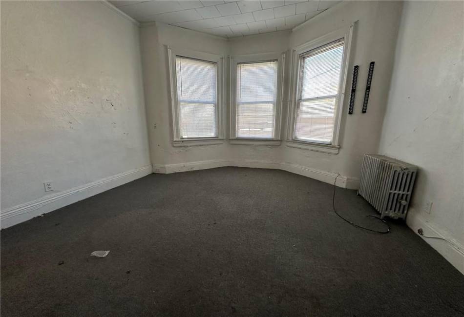 920 40th Street, Brooklyn, New York 11219, 5 Bedrooms Bedrooms, ,3 BathroomsBathrooms,Residential,For Sale,40th,489378