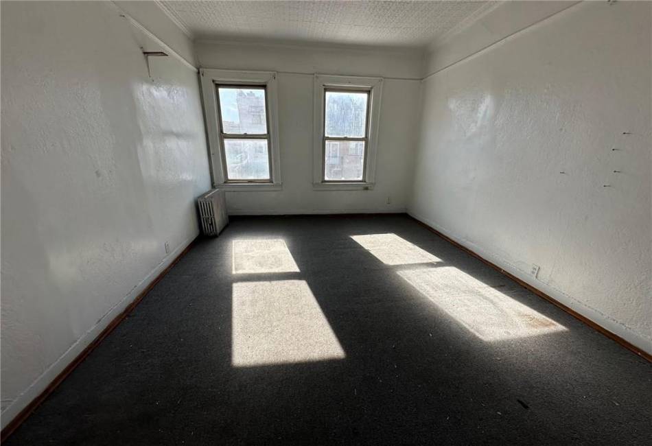 920 40th Street, Brooklyn, New York 11219, 5 Bedrooms Bedrooms, ,3 BathroomsBathrooms,Residential,For Sale,40th,489378