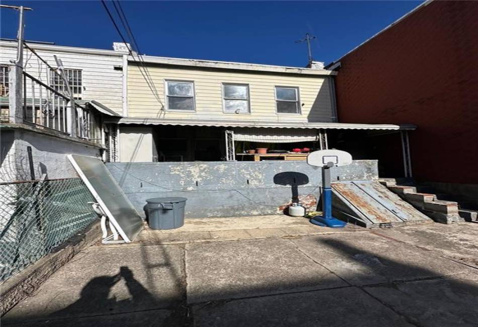 920 40th Street, Brooklyn, New York 11219, 5 Bedrooms Bedrooms, ,3 BathroomsBathrooms,Residential,For Sale,40th,489378