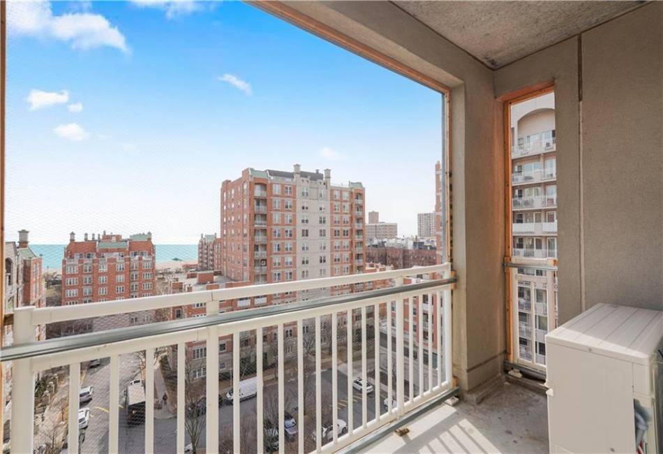 40 Oceana Drive, Brooklyn, New York 11235, 2 Bedrooms Bedrooms, ,2 BathroomsBathrooms,Residential,For Sale,Oceana,489401