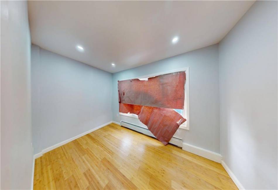 1725 Rockaway Parkway, Brooklyn, New York 11236, 6 Bedrooms Bedrooms, ,5 BathroomsBathrooms,Residential,For Sale,Rockaway,489354