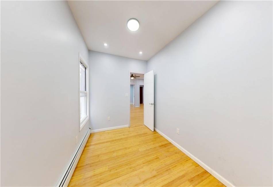 1725 Rockaway Parkway, Brooklyn, New York 11236, 6 Bedrooms Bedrooms, ,5 BathroomsBathrooms,Residential,For Sale,Rockaway,489354