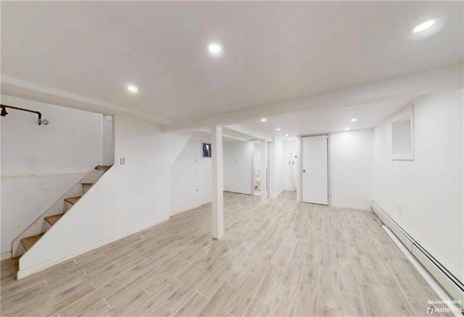 1725 Rockaway Parkway, Brooklyn, New York 11236, 6 Bedrooms Bedrooms, ,5 BathroomsBathrooms,Residential,For Sale,Rockaway,489354
