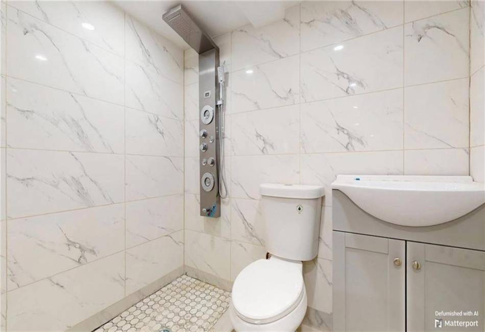1725 Rockaway Parkway, Brooklyn, New York 11236, 6 Bedrooms Bedrooms, ,5 BathroomsBathrooms,Residential,For Sale,Rockaway,489354