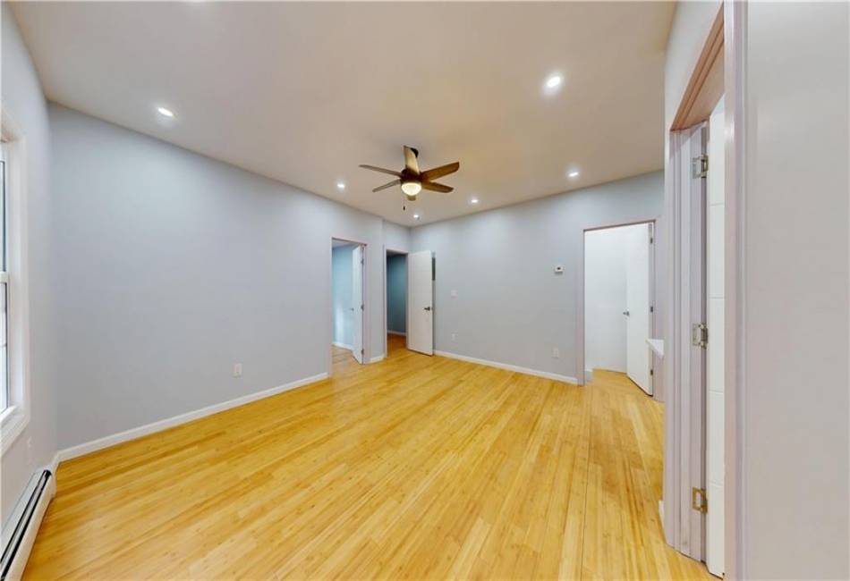 1725 Rockaway Parkway, Brooklyn, New York 11236, 6 Bedrooms Bedrooms, ,5 BathroomsBathrooms,Residential,For Sale,Rockaway,489354