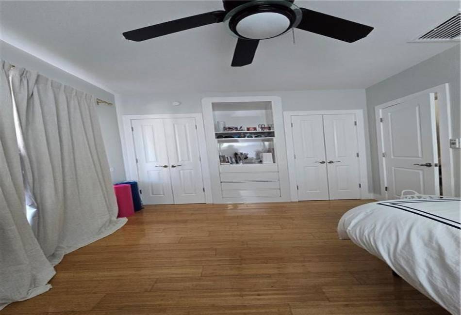 1300 Avenue S, Brooklyn, New York 11229, 5 Bedrooms Bedrooms, ,4 BathroomsBathrooms,Residential,For Sale,Avenue S,489381