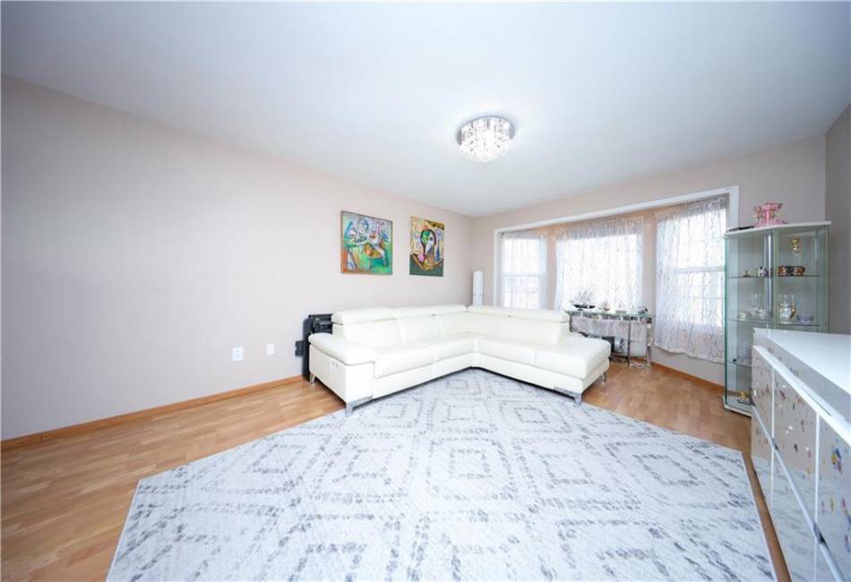 30 Conference Court, Staten Island, New York 10307, 3 Bedrooms Bedrooms, ,3 BathroomsBathrooms,Residential,For Sale,Conference,489396