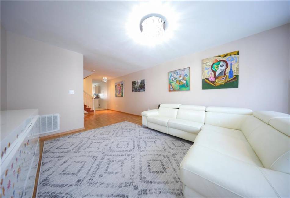 30 Conference Court, Staten Island, New York 10307, 3 Bedrooms Bedrooms, ,3 BathroomsBathrooms,Residential,For Sale,Conference,489396