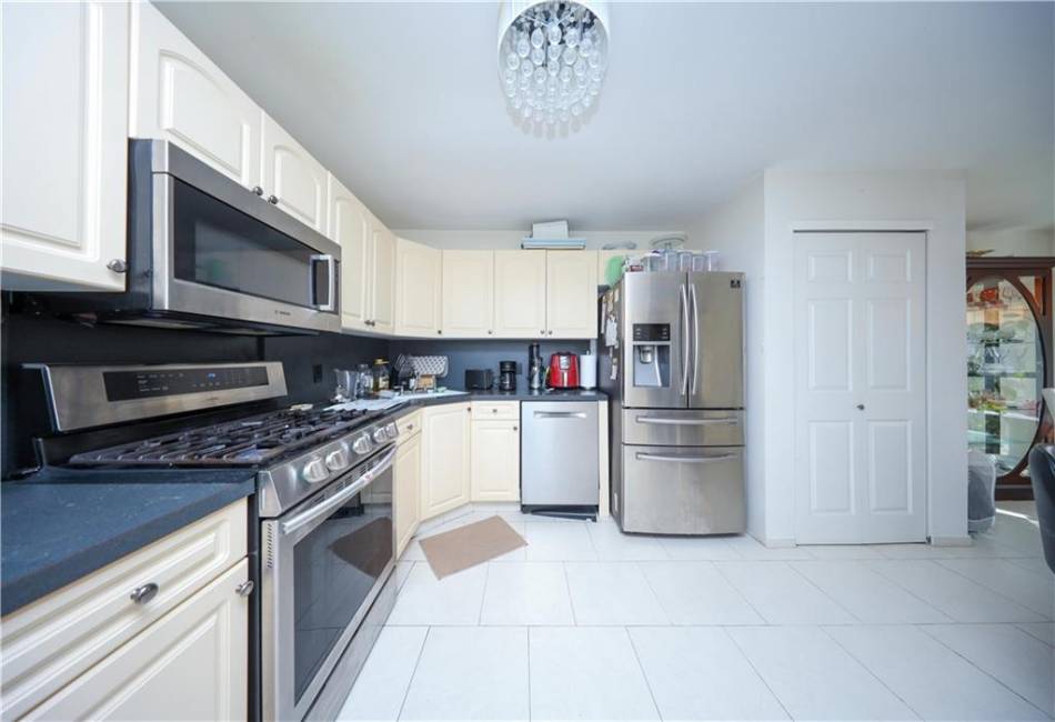 30 Conference Court, Staten Island, New York 10307, 3 Bedrooms Bedrooms, ,3 BathroomsBathrooms,Residential,For Sale,Conference,489396