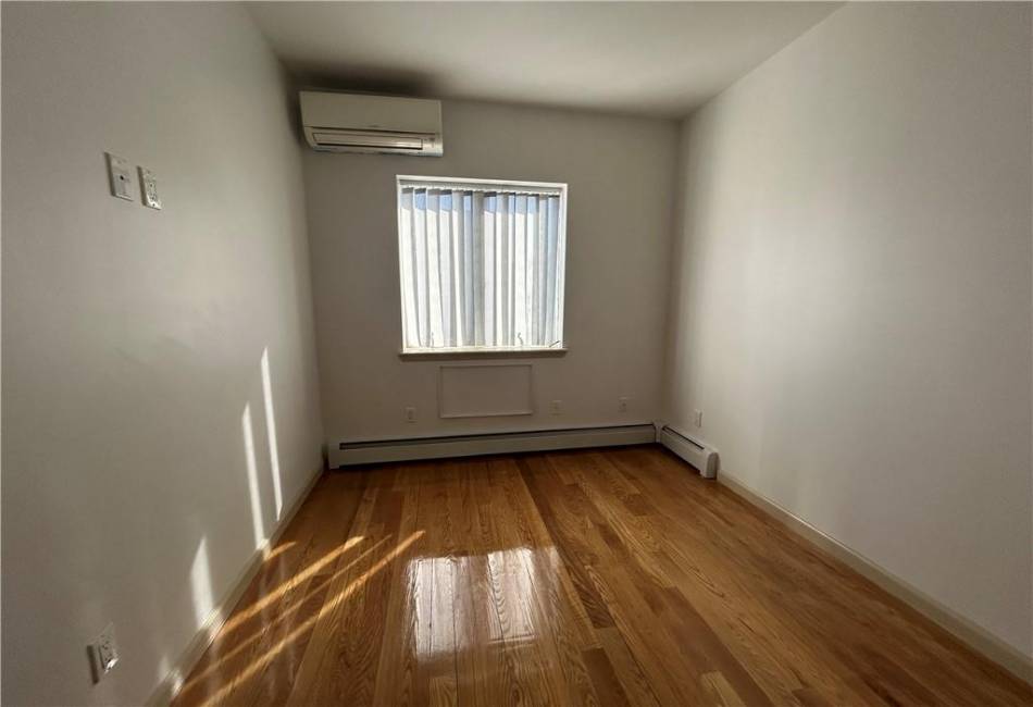 15 Bay 31st Street, Brooklyn, New York 11214, 3 Bedrooms Bedrooms, ,2 BathroomsBathrooms,Residential,For Sale,Bay 31st,489421