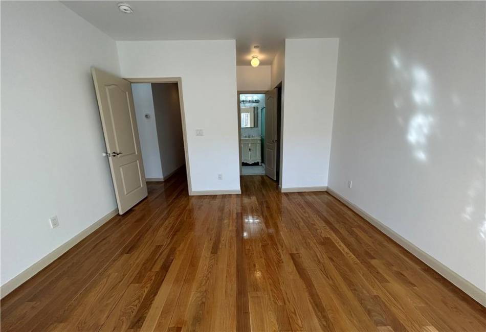 15 Bay 31st Street, Brooklyn, New York 11214, 3 Bedrooms Bedrooms, ,2 BathroomsBathrooms,Residential,For Sale,Bay 31st,489421