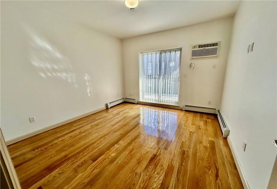 15 Bay 31st Street, Brooklyn, New York 11214, 3 Bedrooms Bedrooms, ,2 BathroomsBathrooms,Residential,For Sale,Bay 31st,489421