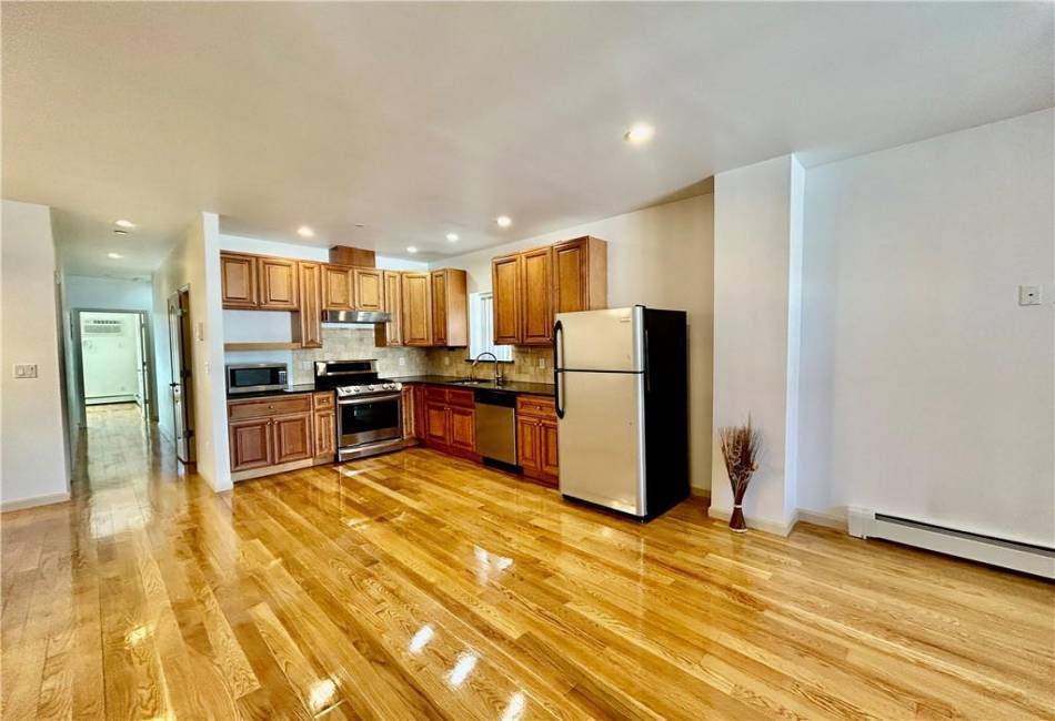 15 Bay 31st Street, Brooklyn, New York 11214, 3 Bedrooms Bedrooms, ,2 BathroomsBathrooms,Residential,For Sale,Bay 31st,489421