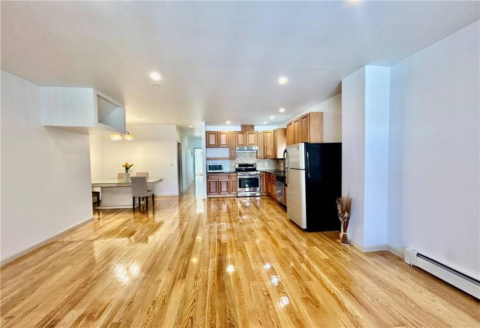 15 Bay 31st Street, Brooklyn, New York 11214, 3 Bedrooms Bedrooms, ,2 BathroomsBathrooms,Residential,For Sale,Bay 31st,489421