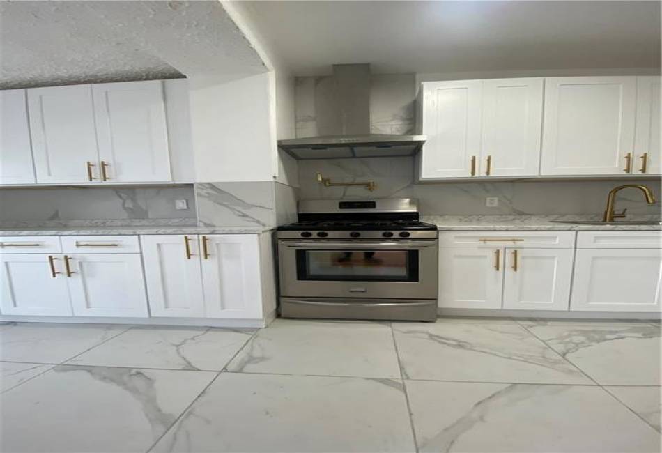 1176 40 Estate, Brooklyn, New York 11210, 1 Bedroom Bedrooms, ,1 BathroomBathrooms,Residential,For Sale,40,489432