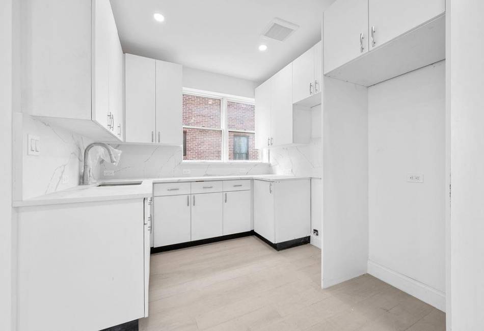 3707 Cypress Avenue, Brooklyn, New York 11224, 6 Bedrooms Bedrooms, ,Residential,For Sale,Cypress,489093
