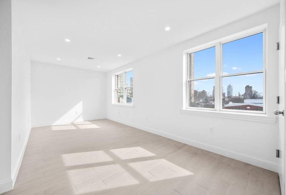 3707 Cypress Avenue, Brooklyn, New York 11224, 6 Bedrooms Bedrooms, ,Residential,For Sale,Cypress,489093