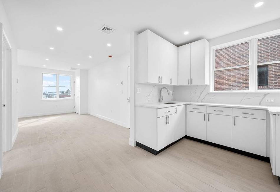 3707 Cypress Avenue, Brooklyn, New York 11224, 6 Bedrooms Bedrooms, ,Residential,For Sale,Cypress,489093