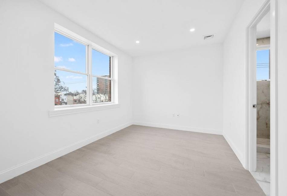 3707 Cypress Avenue, Brooklyn, New York 11224, 6 Bedrooms Bedrooms, ,Residential,For Sale,Cypress,489093